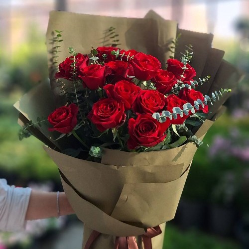 دسته گل ده شاخه رز قرمز